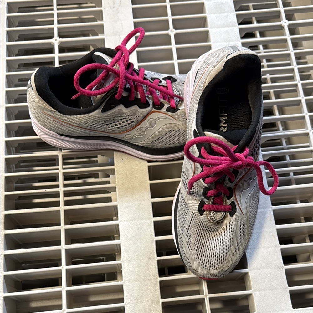 Womens Saucony Ride 14 Running Shoe Fog/Cherry size 9